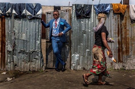 Congo's sapeurs pass their style on to a new generation - BBC News Sapeurs Congo, Guinness Advert, La Sape, International Photography Awards, Italy Images, Crocodile Shoes, Old Computers, Ladies And Gentlemen, Freelance Photographer