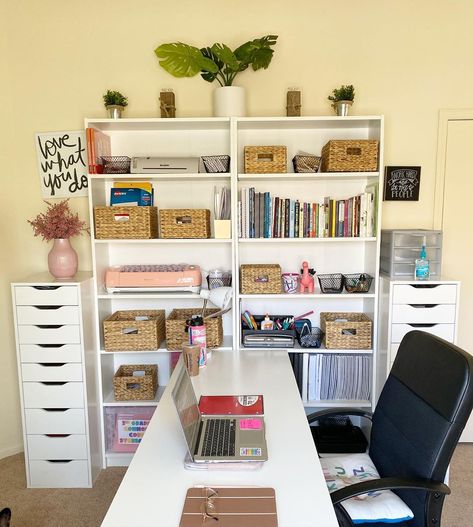 Talesofa2ndgradeteacher on Instagram: “My new home office setup 😍 I’ve been eyeing the dream box and decided to make my own version of it! It’s not as nice, but it’s definitely…” Teacher Desk At Home, Teacher Storage Organization At Home, Small Teacher Office Ideas, Virtual Teacher Home Office, Teacher Home Office Ideas, Teachers Office Ideas, Small Closet Hacks, Montessori Shelves, Small House Storage