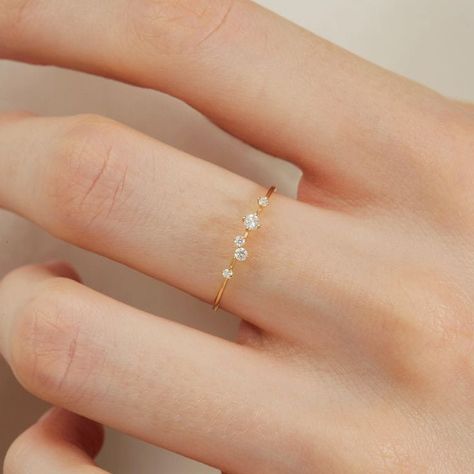 Gold,diamond rings design for Pakistani girls Simple Small Diamond Ring, Delicate Diamond Ring Designs, Small Ring Design, Elegant Simple Jewelry, Small Gold Rings, Minimal Gold Engagement Ring, Small Diamonds Ring, Small Diamond Jewelry, Dainty Rings Gold