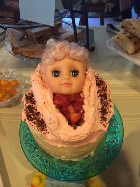 Most awesome baby shower cake ...Made by Elsbeth! Baby Shower Mujer, Cakes Funny, Plastic Babies, Funny Birthday Cakes, Baby Shower Cake, Cupcake Party, Shower Cake, Angel Art, Baby Cake