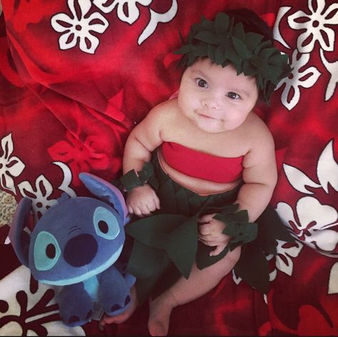 Lelo And Stitch Costumes, Stitch Photoshoot, Stitch Costume, Lilo Y Stitch, Lilo E Stitch, Makeup Pictures, Baby Costumes, Baby Photoshoot, Holiday Photos