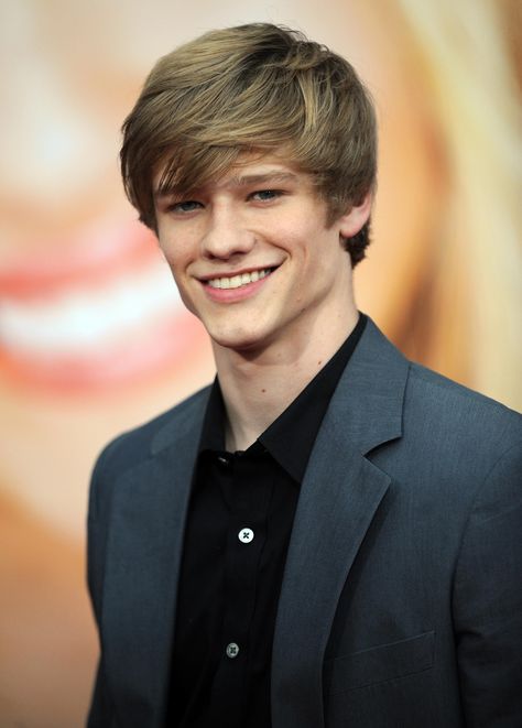 Lucas Till Angus Macgyver, Lucas Till Macgyver, Maxon Schreave, Dream Cast, Lucas Till, Blonde Hair Blue Eyes, Hannah Montana, Eva Green, Zac Efron