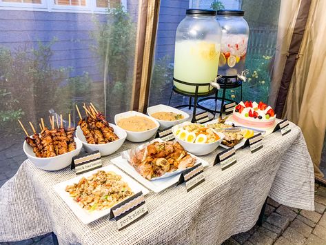 Filipino Food Table Spread Filipino Food Party Buffet, Christmas Food Philippines, Filipino Buffet Table Set Up At Home, Filipino Birthday Party Food Ideas, Filipino Food Buffet, Filipino Birthday Food, Food Set Up Ideas, Pinoy Birthday Party Food, Filipino Table Setting