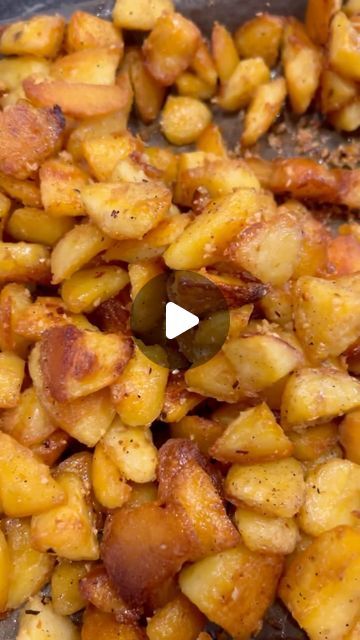 Lauren Bower on Instagram: "Crunchy Garlic Potatoes are the best potato I’ve ever eaten. They are ridiculously crunchy and get baked instead of fried BUT they taste fried. Recipe is up now! 

#potatorecipes #crispypotatoes #sidedish #sidedishes #recipeideas #cookingvideos" Ways To Make Potatoes Side Dishes, Potatoes Ideas, Oven Fried Potatoes, Crunchy Garlic, Fried Potatoes Recipe, Potatoe Salad, Potato Fry, Oven Baked Chicken Parmesan, Potatoes Recipes