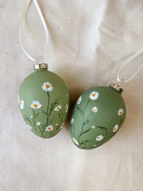 Ceramic Easter Egg Hanging Ornaments with Floral Design. Perfect spring decor. Creative Senior Pictures, Ceramic Easter, Bunny Napkins, Dinner Decoration, New Ceramics, Love Painting, Easter Decor, Easter Egg, Spring Decor