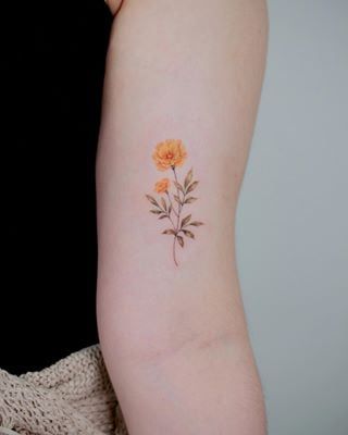 Marigold Flower Tattoo, Fernweh Tattoo, Marigold Tattoo, Daffodil Tattoo, Saffron Flower, Flower Tattoo Meanings, Tattoo Schrift, Small Flower Tattoos, Birth Flower Tattoos