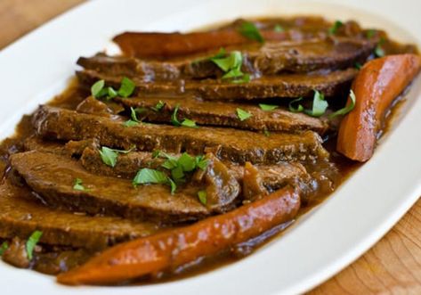 Onion-Braised Beef Brisket Braised Brisket, Beef Brisket Recipes, Ina Garten Recipes, Brisket Recipes, Sukkot, Braised Beef, Rosh Hashanah, Beef Brisket, Beef Recipes