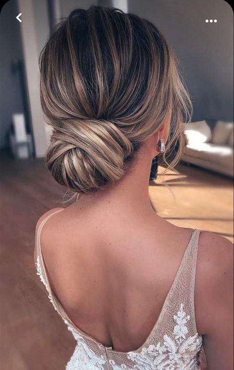 Low Sleek Bun, Hair Plait, Bride Hairstyles Updo, Gorgeous Wedding Hairstyles, Plait Styles, Long Fine Hair, Updo Easy, Chic Updo, Hairstyles Anime