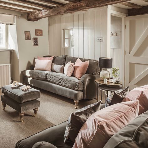 Cosy Cottage Living Room, Small Cottage Interiors, Cottage Lounge, Long Narrow Living Room, Country Style Living Room, Slow Days, Country Cottage Interiors, Boutique Retreats, Cotswolds Cottage