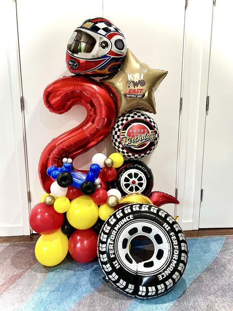 Hot Wheels Balloons, Escudo Paw Patrol, Bf Gift, Car Themed Parties, Bf Gifts, Christmas Surprise, Car Themes, Balloon Centerpieces, Baby Boy Birthday