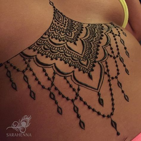 Sternum piece for Taryn headed out for an epic bachelorette weekend! We did this with my Pure Jagua Paste so it will stain a deep blue color and last a couple of weeks. Schedule yours via the link in my bio then click Book Now from the menu.  . . #sarahenna #jagua #hennastyle #seattlejagua #hennaartist #bodyart #purejaguapaste  #jaguastain #seattleartist #seattle #Kirkland #bothell  #seattlehenna #henna #nothennathough #sternum #sternumtattoo #underboob Henna Chest, Sternum Piece, Chandelier Tattoo, Cool Henna, Henne Tattoo, Jagua Henna, Henna Inspired Tattoos, Underboob Tattoo, Simple Henna Tattoo