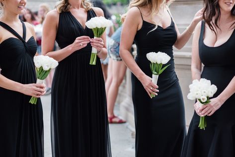 11 Dos and Don'ts for Choosing Your Bridesmaids' Bouquets Bridesmaid Flowers Simple, Black Bridesmaid Dress Mismatched, Simple Bridesmaid Bouquets, Modern Wedding Bouquets, Event Director, White Flower Bouquet, Bridal Bouquet Peonies, Modern Bridesmaid, Wedding Bouquets Bride