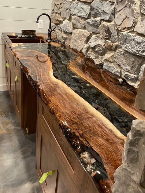 Seni Resin, Kitchen Counter Top, Custom Countertops, Hemma Diy, Rustic Home Design, Home Inspo, Wood Countertops, Hem Design, Dream House Interior