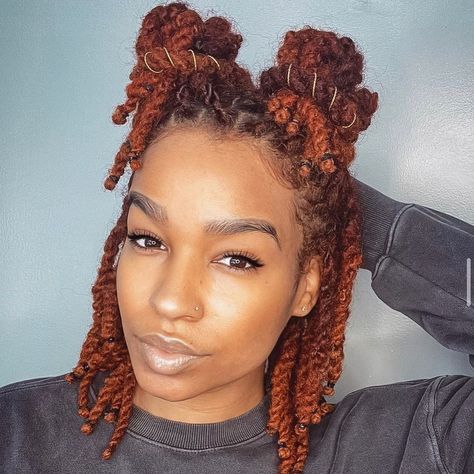 Loc Knot Bob, Colorful Locs, Loc Updos, Dread Journey, Natural Hair Videos Tutorials, Locs Color, Dyed Locs, Colored Locs, Dread Head