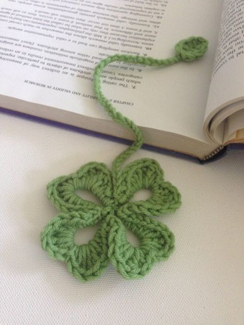 Crochet Pattern Abbreviations, Quick Easy Amigurumi Crochet Projects, Small Practical Crochet Projects, Crochet Lucky Charm, Mini Crochet Projects Ideas, What To Crochet With Green Yarn, Crochet Mini Things, Cute Mini Crochet Ideas, Crochet Keychain Charms