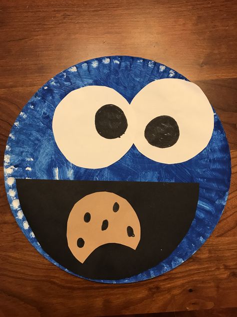 Cookie Monster Blue Crafts Preschool Art Projects, Cookie Monster Paper Plate Craft, Cookie Monster Arts And Crafts, Cookies Crafts For Preschool, Fun Friday Crafts Preschool, Blue Crafts For Preschoolers, Blue Craft For Preschoolers, Blue Color Craft For Preschoolers, Learning The Color Blue