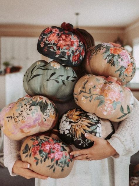 Pumpkin Painting Party, Paper Mache Pumpkins, Creative Pumpkins, Fall Thanksgiving Decor, Pumpkin Fall Decor, Pumpkin Party, Pumpkin Art, Autumn Crafts, Pumpkin Crafts