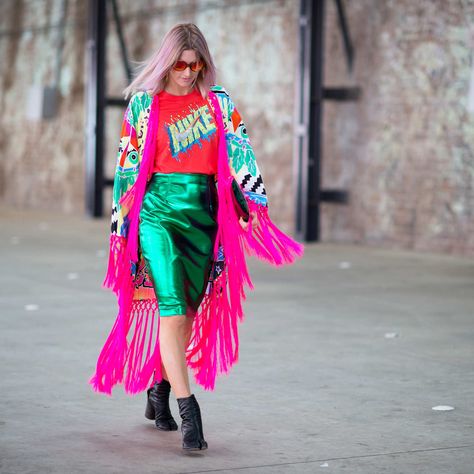 Sydney Street Style, 2023 Clothes, Sydney Fashion Week, Neon Skirt, Sydney Fashion, Hiar Style, Poppy Lissiman, Steet Style, American Theme