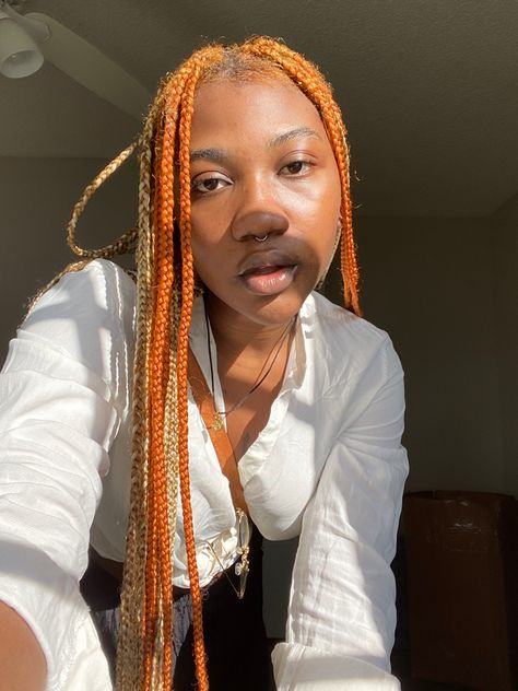 Black girl with knotless ginger braids dressed in loose white button up with gold jewelry Blonde And Orange Braids, Orange And Blonde Braids, Ginger And Blonde Box Braids, Mixed Color Knotless Braids, Ginger Braiding Hair, Color Knotless Braids, Ginger Locs, Knotless Braids Styles, Colorful Braids