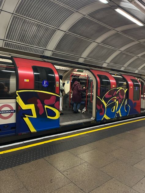 #train #graffiti #aesthetic #london #summer #weekend #cute London Gang Aesthetic, London Grime Aesthetic, London Punk Aesthetic, Graffiti Widget, East London Aesthetic, Graffiti On Trains, Graffiti London, Graffiti Aesthetic, London Street Photography