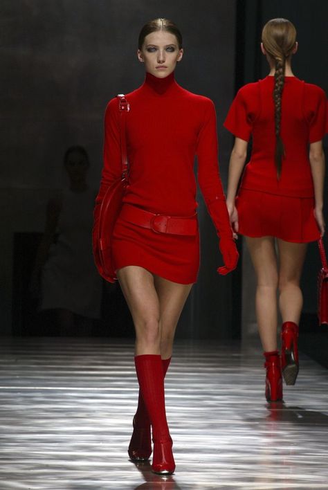 Louis Vuitton Dresses, Louis Vuitton Outfit, Louis Vuitton Dress, Red Outfit, 2000s Fashion, Blouse Styles, Star Fashion, Runway Fashion, Paris Fashion Week