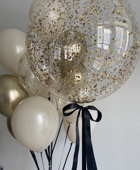 Balloon Decorations Neutral, Decorations 18th Birthday, Themes Birthday Party, Party Theme Decorations, 17. Geburtstag, 18th Birthday Party Themes, Fest Temaer, Ballon Party, Birthday Party Theme Decorations