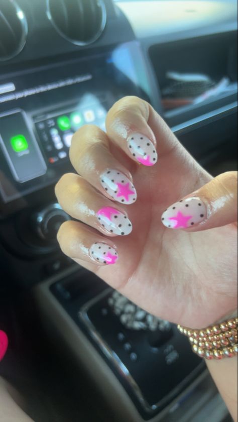 Hot Pink With Black Nails, Gel X Nails Short Almond, Birthday Nails Design Ideas, Hannah Montana Nails, 4h Nails, Cheer Nails Designs, Pokadot Nails Acrylic, Gel Nail Ideas Summer, Gameday Nails