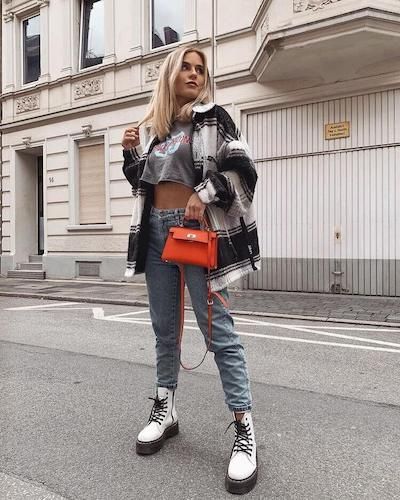 70+ Best Dr. Martens Outfit Ideas 2023: How To Style Doc Martens Military Style Outfits, How To Style Doc Martens, Combat Boot Outfit, Martens Outfit, White Doc Martens, White Boots Outfit, Outfit Botas, Dr Martens Outfit, Denim On Denim Looks