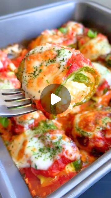 Meidterranean Diet Plan 🇺🇸 on Instagram: "🫒🥘 Ricotta Zucchini Lasagna Rolls.

💁‍♀️ Type "Roll" If you Want to Get More Recipes from @mediterraneandiet_guide

👉 Follow @mediterraneandiet_guide to get daily recipes.

💝 You will need:⠀⠀⠀⠀⠀⠀⠀
4 zucchini’s( palm size )
olive oil ( or any oil )
1/2 cup ricotta
1 small egg ( optional )
1/4 cup parmigiano
basil ( optional )
pinch of salt ( to taste )
marinara sauce ( 1 cup or as much as you like )
1/3 cup mozzarella ( as much as you like )
⠀⠀⠀⠀⠀⠀⠀⠀⠀⠀⠀⠀
Please note:Feel free to leave the egg out if you are intolerant to eggs. This method works incredible with a meat filling too but I’ll show you that next time.⠀⠀⠀⠀⠀⠀
Pre-heat oven to 400F. Wash the zucchini , pat dry and cut the ends. Cut each one into 4 slices. The two end pieces we also cu Zucchini Lasagna Rolls, Meal Prep On Fleek, Dessert Oreo, Zucchini Lasagna, Lasagna Rolls, The Mediterranean Diet, Vegetarian Lunch, Prep Recipes, Mediterranean Diet Recipes