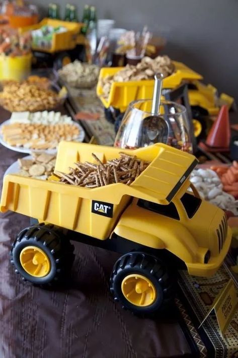 21  Cute Construction themed baby shower ideas 2024 Toddler Birthday Party Themes, Baby Boy Birthday Themes, 4de Verjaardag, Dump Truck Birthday Party, Construction Theme Birthday Party, Dump Truck Birthday, 2nd Birthday Party For Boys, Construction Theme Party, Boy Birthday Party Themes