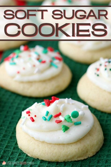 If you're looking for the BEST Soft Sugar Cookies - look no further! They're perfect for the holiday season, birthdays, or any time you want a sweet treat! Loft Cookies Recipe, Soft Sugar Cookies With Icing, Texas Meals, Best Soft Sugar Cookies, Cookie Dough Vegan, Cardamom Cookies, Lofthouse Cookies, Nutella Cookie, Soft Sugar Cookie Recipe