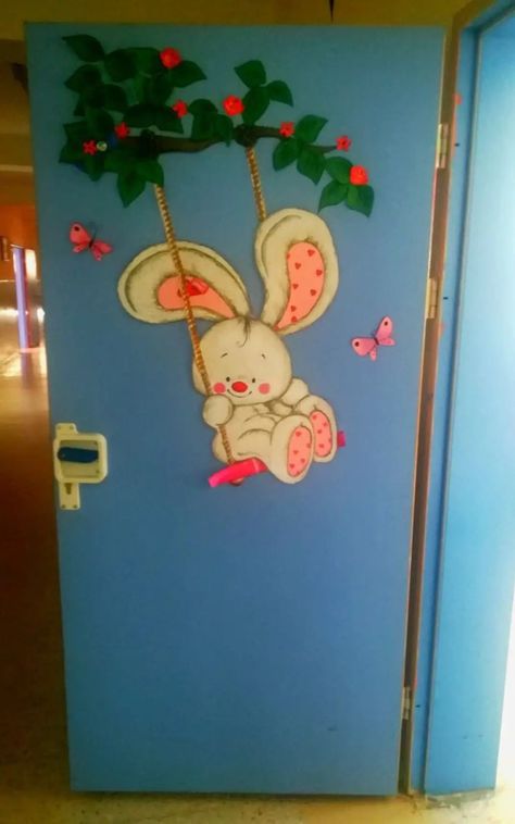 Easter Decorations Classroom, Easter Door Decorations Classroom, Bunny Door Decoration, Easter Classroom Decorations, Easter Classroom, Spring Door Decoration, School Board Decoration, School Door Decorations, Paper Crafts Magazine