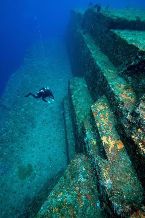 Yonaguni monument Underwater Ruins, Sunken City, Underwater City, Ancient Civilization, Archaeological Discoveries, Ancient Mysteries, Ice Age, Ancient Aliens, Ancient Ruins