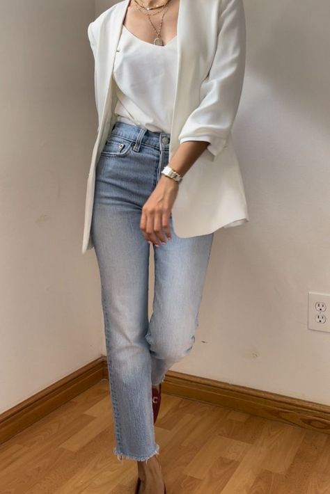 White Blazer White Pants Outfit, White Blazer Outfit 2023, White Satin Blazer Outfit, Oversize White Blazer Outfit, Jeans And White Blazer Outfit, Jeans White Blazer Outfit, Casual White Blazer Outfit, Oversized White Blazer Outfit, How To Style A White Blazer