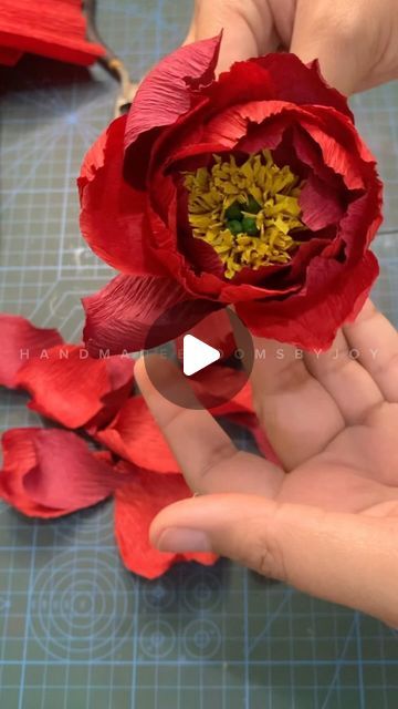 Joy | Paper Artist + DIY on Instagram: "Yes, I used Q-Tips / Cotton Buds for my paper peony center 😅 This fluffy paper peony is going to be part of the Maid of Honor’s bouquet ♥️ #handmadebloomsbyjoy #paperflowers #wedding #peony #themakingof #flowers" How To Make Peony Flowers, Paper Flowers Peony, Paper Flower Peony, Crepe Paper Bouquet Diy, Giant Peony Paper Flower Diy, Peony Crepe Paper Flower Tutorial, Crepe Paper Peony Tutorial, Crepe Peonies, Paper Peony Diy