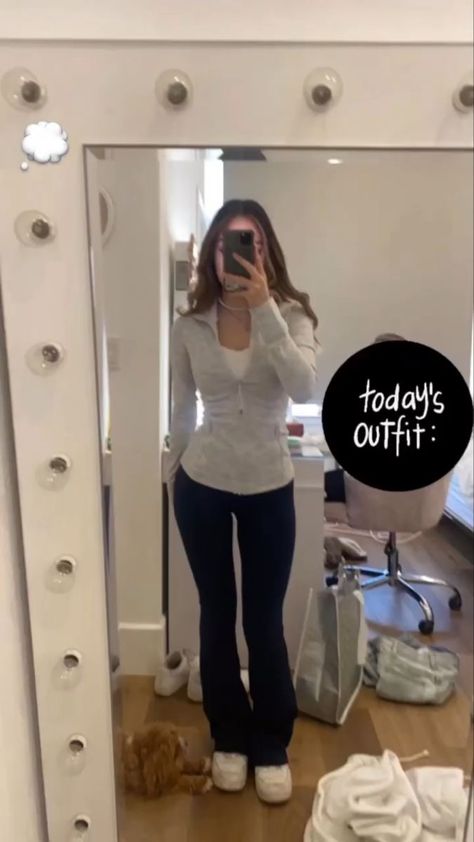 Aesthetic Winter Outfits For School, Basic Outfits For School Leggings, School Outfits Long Sleeve, Lululemon Outfit Inspo Winter, Dance Teacher Outfits Fashion, Basic White Girl Style, Basic Lululemon Outfits, Outfit Ideas Basic White Girl, White Girl Aesthetic Basic