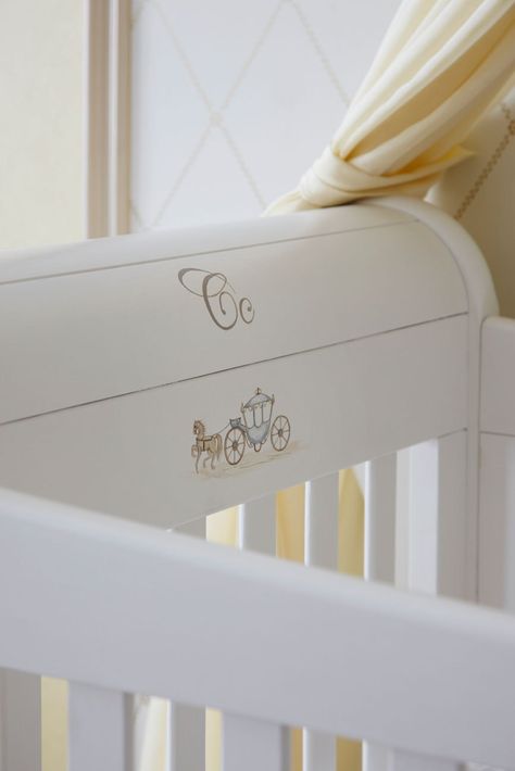 Love the carriage detail Royal Baby Nurseries, Royal Nursery, Furniture Design Unique, Royal Baby, Baby Princess, Baby Bedroom, Hand Painted Furniture, Nursery Design, Dream Room