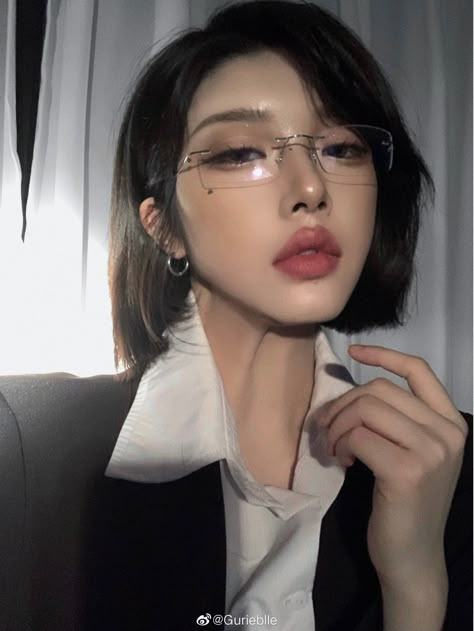 Rimless Glasses Aesthetic, Shadow Tattoo, Tattoed Women, Swag Makeup, Asian Tattoos, Asian Short Hair, Edgy Aesthetic, Badass Aesthetic, Aesthetic Tattoo