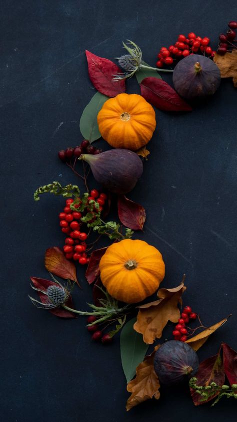 November Phone Wallpaper, Napkin Folding Ideas Paper, November Wallpaper Aesthetic, November Decorations, Wallpapers November, November Photography, November Wallpapers, How To Hang Garland On Mantel, Friendsgiving Aesthetic