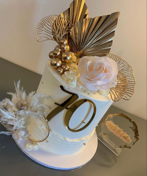 Cake Ideas For 60th Birthday Mom, Cream And Gold Cake, Birthday Cake For Mum, 60th Cake, White Dried Flowers, Mums Birthday, Ballerina Silhouette, Gold Birthday Cake, Flower Cake Toppers