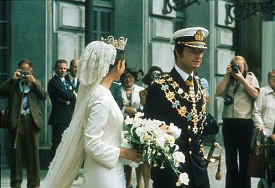 King Carl Gustaf of Sweden and Silvia Sommerlath: June 19, 1976 - The Royal Forums Charles And Diana Wedding, Diana Wedding Dress, Princess Diana Wedding, Prince Charles And Diana, Diana Wedding, Princess Diana Family, Princes Diana, Royal Wedding Dress, Charles And Diana