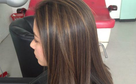 Diferencia Entre Luces, Rayos, Mechas y Transparencias Jlo Hair Highlights, Hilight Hair Brown, Black Hair With Blended Highlights, Hilight Hair Colors For Black Hair, Rayos En El Cabello Oscuro, Small Highlights In Brown Hair, Skunk Hair Brown, Hair Highlights And Lowlights, Brown Hair Inspo