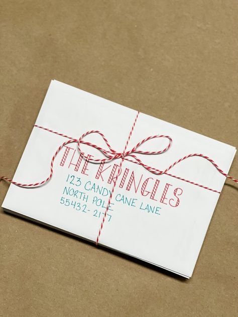 How To Address Envelopes With Cricut Design Space SnapMat Feature - Organized-ish Hand Lettering Envelopes Christmas, Holiday Card Envelope Design, Cricut Writing On Envelopes, Hand Drawn Envelopes, Holiday Card Envelope Addressing, Fun Ways To Address Envelopes, Address Envelopes With Cricut, Holiday Envelope Art, Address Envelopes By Hand