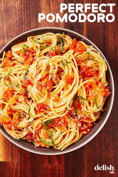 Light Italian Pasta Sauce, Spaghetti And Tomatoes Pasta Dishes, Light Italian Pasta Dishes, Things To Make Out Of Tomatoes, Light Tomato Pasta Sauce, Pasta With Crushed Tomatoes, Fresh Pomodoro Sauce, Recipes With Campari Tomatoes, Pasta And Tomatoes Recipes