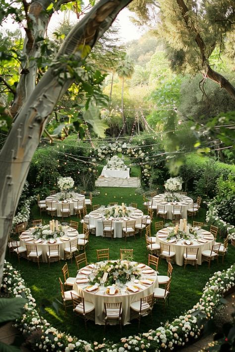 Wedding Landscape Design, Backyard Wedding 80 People, Pretty Backyard Wedding, Small Wedding Theme Ideas, Timeless Backyard Wedding, Backyard Wedding Inspiration, Backyard Wedding Layout, Backyard Wedding Table Set Up, Luxury Backyard Wedding