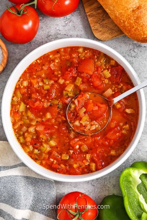 These stewed tomatoes make a thick sauce with a robust and savory flavor. This is great for using as a base for other tomato dishes. Canned Stewed Tomatoes, Tomato Side Dishes, Tomato Dishes, Main Dish Casseroles, Baked Tomatoes, Meatless Main Dishes, Homecooked Meals, Stewed Tomatoes, Beef Casserole