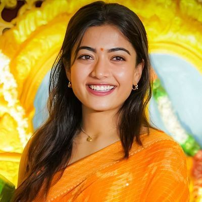 Girls Dresses Diy, Rashmika Mandanna, Vintage Bollywood, Beauty Images, Actress Pics, Cute Poses For Pictures, Actor Photo, Beautiful Smile Women