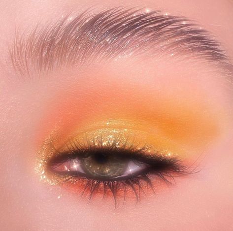 Coral Makeup, Boho Makeup, Yellow Makeup, Bright Eyeshadow, Yellow Eyeshadow, Smokey Eye Makeup Tutorial, Dewy Makeup, Colorful Eye Makeup, Creative Makeup Looks