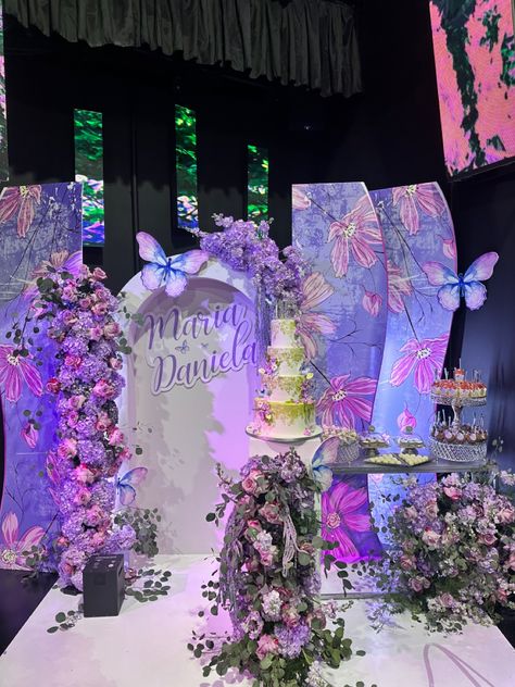 Butterfly’s , naturals flowers in lavander, lilac and purple colors Theme For Debut Ideas, Butterfly Sweet 16 Centerpieces, Butterfly Sweet 16 Theme, Butterfly Theme Debut, Pastel Sweet 16 Theme, Pink Debut Theme, Sweet 16 Butterfly Theme, Quince Butterfly Theme, Butterfly Theme Quinceanera