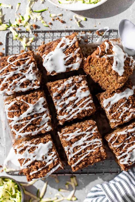 This MOIST sour cream zucchini coffee cake is the perfect summer recipe with a hint of cozy fall baking vibes! With a soft and spongy cake- Cozy Fall Baking, Zucchini Coffee Cake, Zucchini Muffins Healthy, Make Sour Cream, Muffins Healthy, Zucchini Bread Recipe, Sour Cream Coffee Cake, Oil Cake, Zucchini Cake